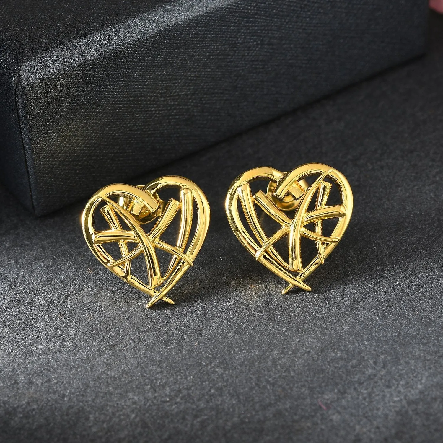 Molto Heart Strand Stud Earrings